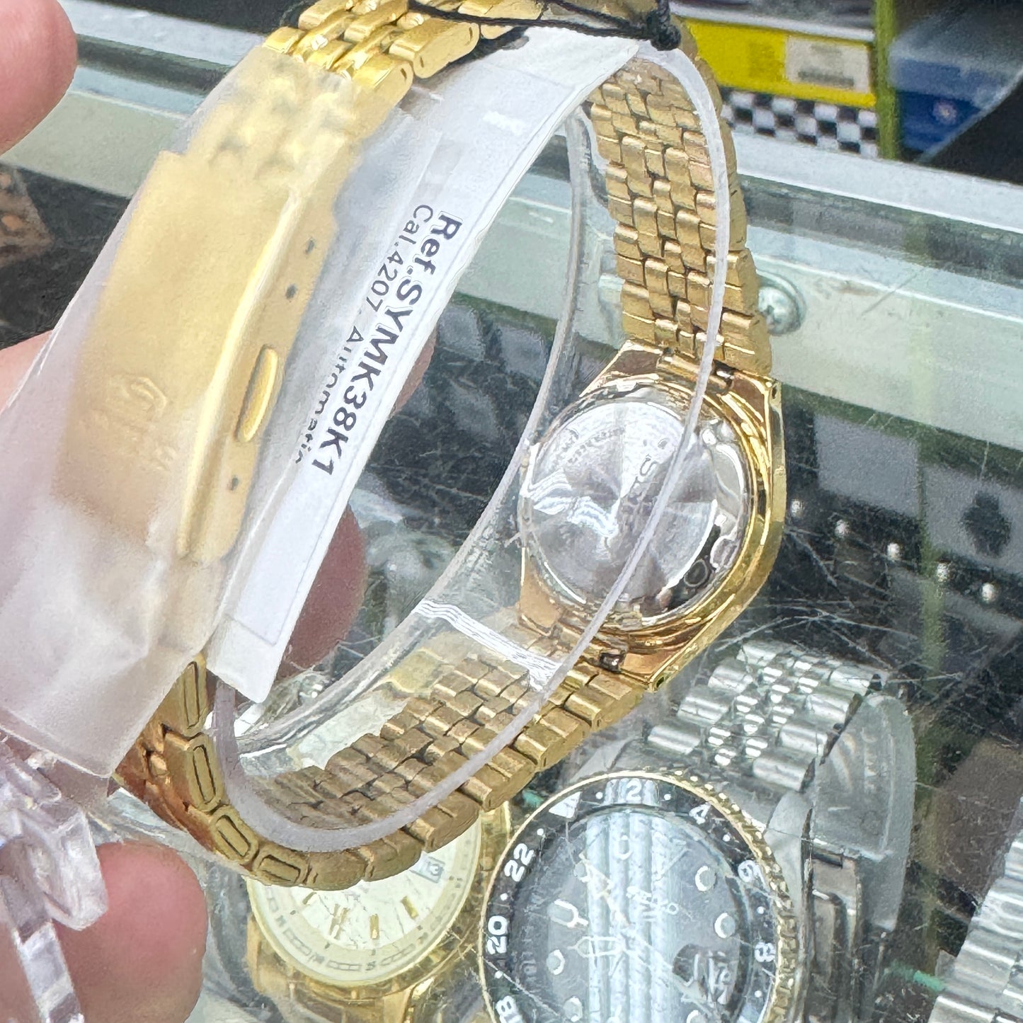 Seiko Adult Ladies or Young Teen Size 25mm Diameter, 7 inches Long, No Battery Needed , Automatic movement , Brand New Item . Stainless Steel Goldtone Color .