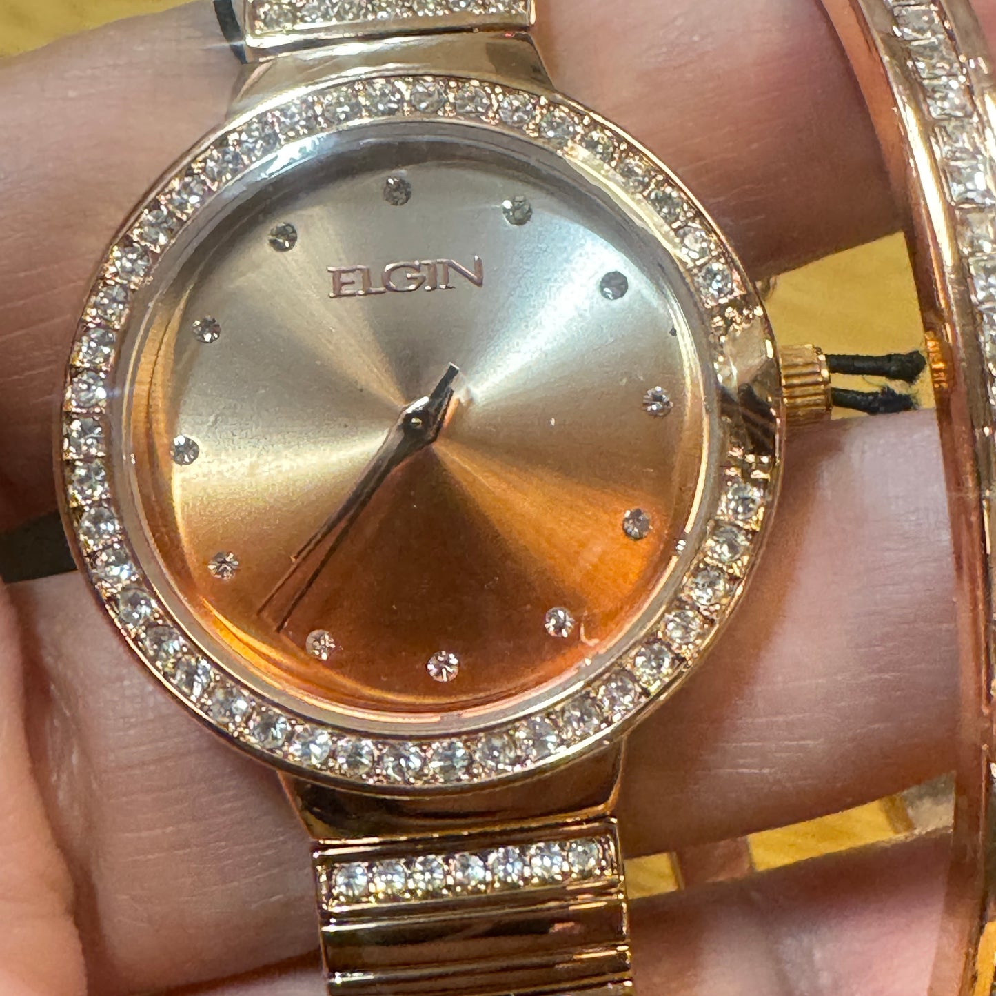 Elgin Watch Adult /Ladies or for Young Teen ,Bracelet with Set Watch too extra small size Fancy Band Goldtone Color New Battery Installed Inside Band Length is aroud 7 inches Long 20 mm Diameter Extra Small