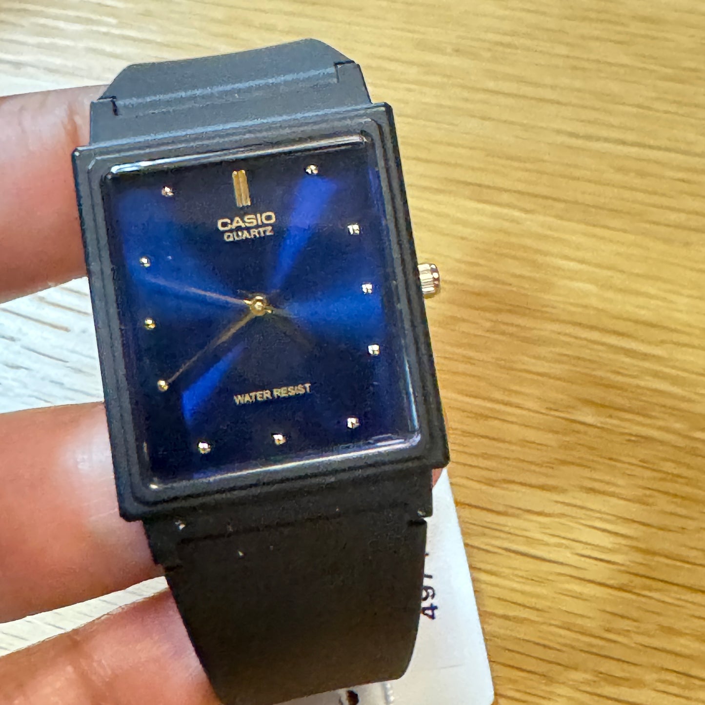 Casio Watch
Unisex Size 34mm Diameter
For Ladies / Men / Teen too
New Item
New Battery Inside
Rubber Band Fits up to 8 inches Long
Lightweight in Your Wrist