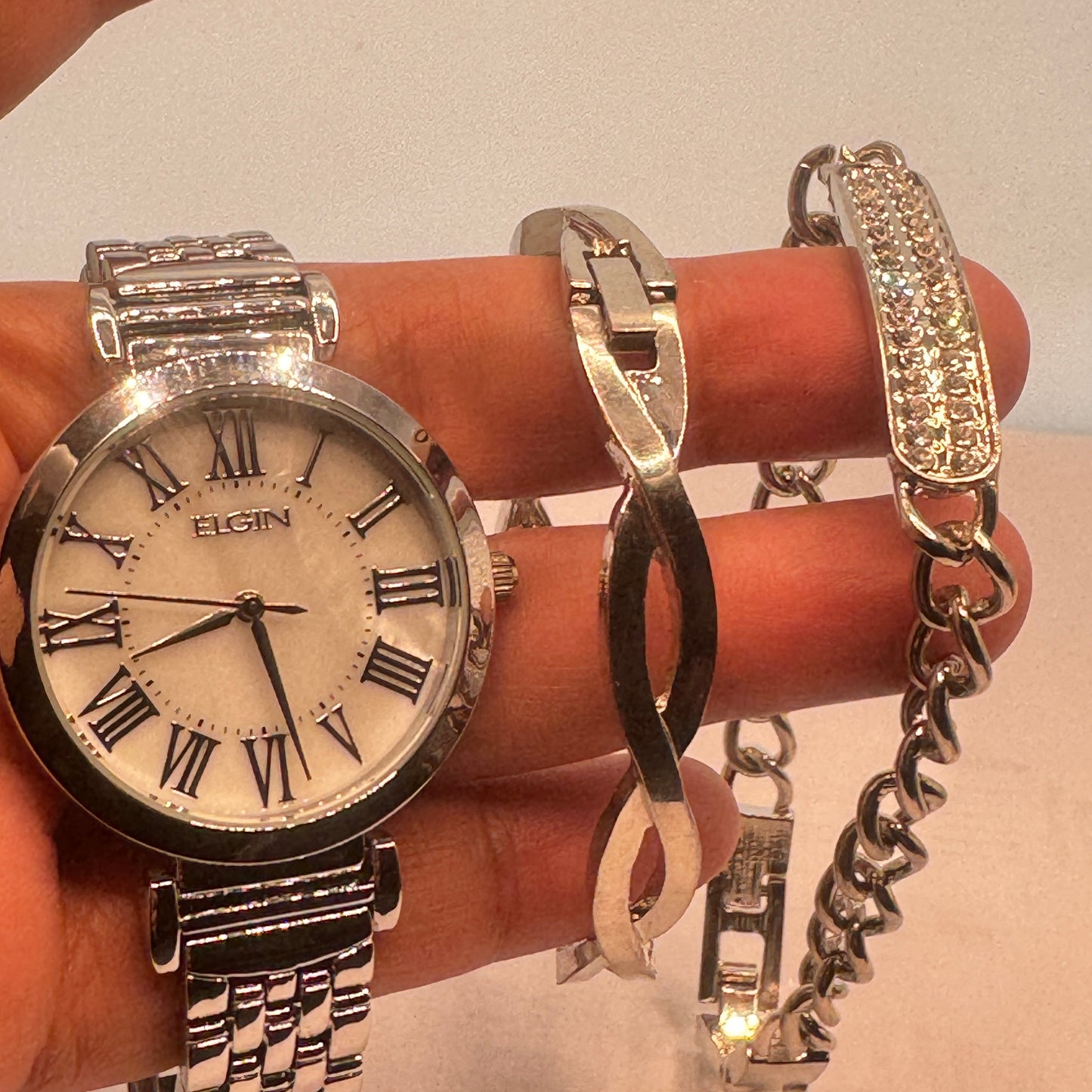 Elgin Watch Adult /Ladies or for Young Teen ,Bracelet with Set Watch too extra small size Fancy Band Goldtone Color New Battery Installed Inside Band Length is aroud 7 inches Long 20 mm Diameter Extra Small