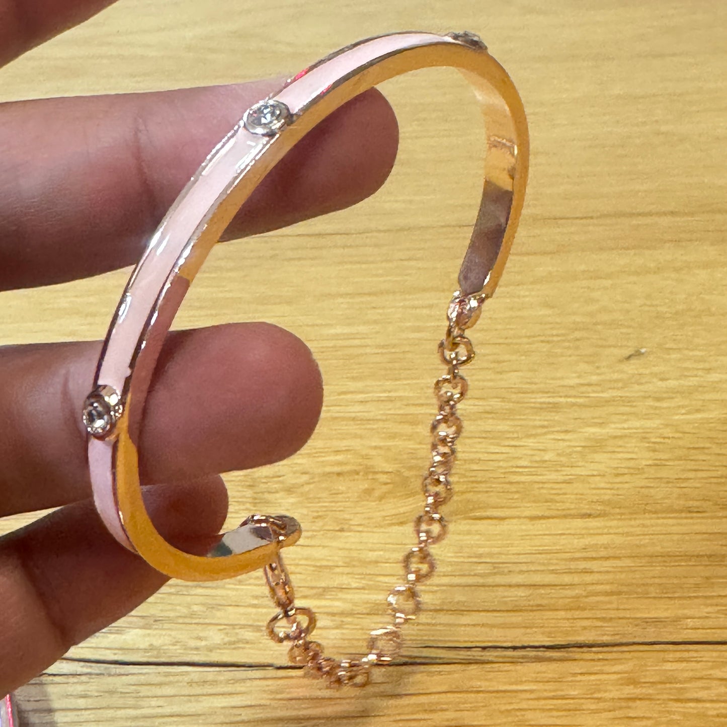 Elgin Watch Adult /Ladies or for Young Teen ,Bracelet with Set Watch too extra small size Fancy Band Goldtone Color New Battery Installed Inside Band Length is aroud 7 inches Long 20 mm Diameter Extra Small
