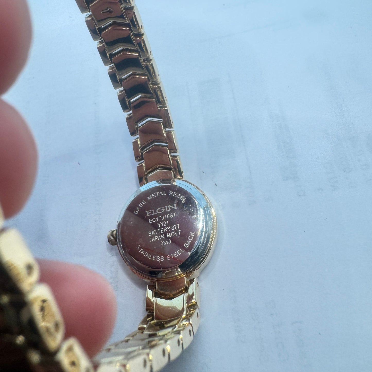 Elgin Watch Adult /Ladies or for Young Teen ,Bracelet with Set Watch too extra small size Fancy Band Goldtone Color New Battery Installed Inside Band Length is aroud 7 inches Long 20 mm Diameter Extra Small