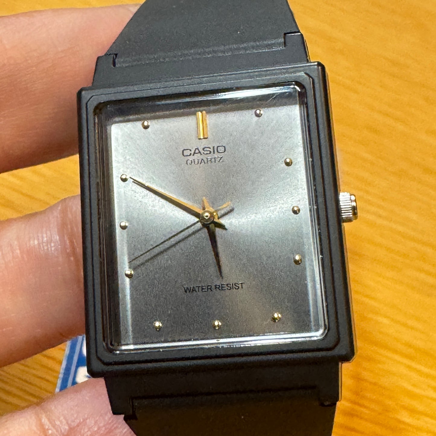 Casio Watch
Unisex Size 34mm Diameter
For Ladies / Men / Teen too
New Item
New Battery Inside
Rubber Band Fits up to 8 inches Long
Lightweight in Your Wrist