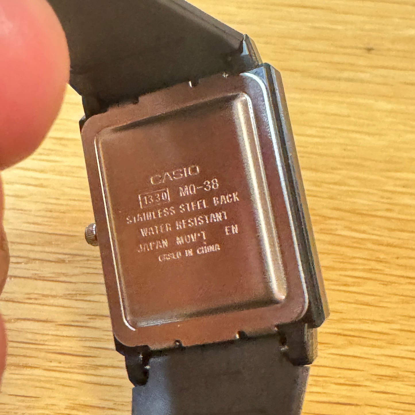 Casio Watch
Unisex Size 34mm Diameter
For Ladies / Men / Teen too
New Item
New Battery Inside
Rubber Band Fits up to 8 inches Long
Lightweight in Your Wrist
