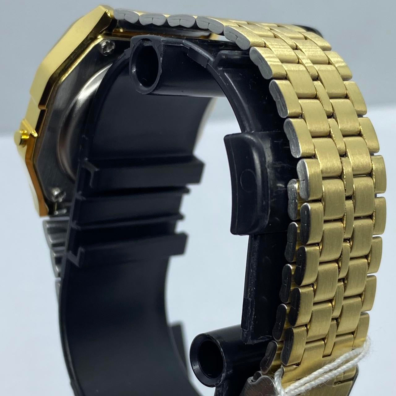 Casio Goldtone Color
Watch ,
Unisex Wrist Size ,
Adjustable Band
Band Expand up to 8 inches Long,
34mm Diameter New Item
Stainless Steel
Digital Movement