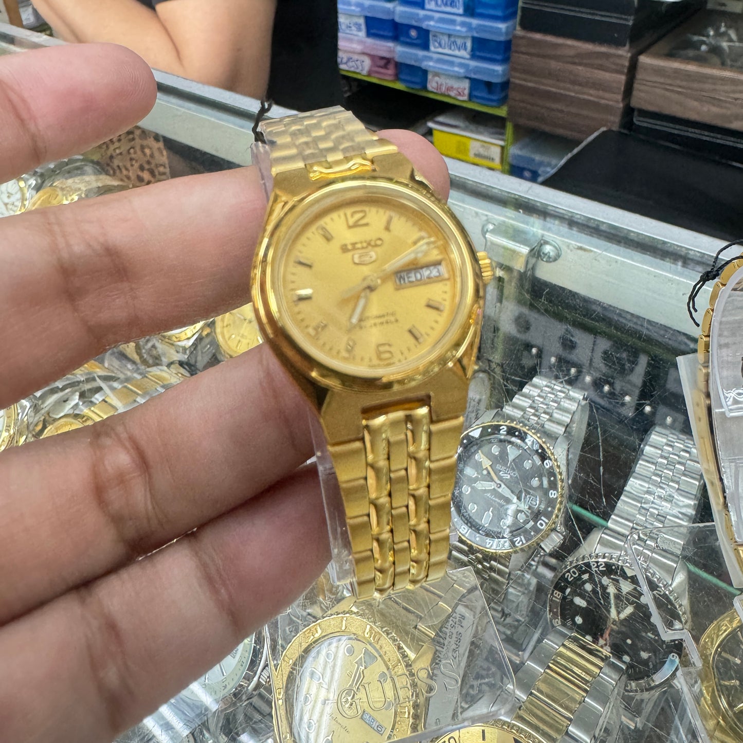 Seiko Adult Ladies or Young Teen Size 25mm Diameter, 7 inches Long, No Battery Needed , Automatic movement , Brand New Item . Stainless Steel Goldtone Color .