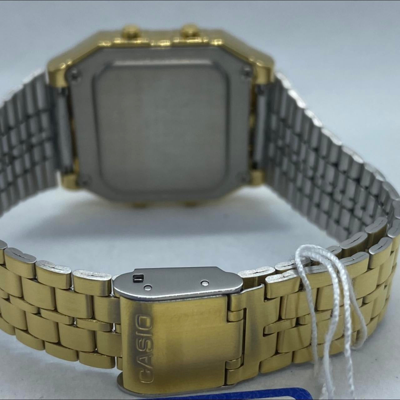 Casio Goldtone Color
Watch ,
Unisex Wrist Size ,
Adjustable Band
Band Expand up to 8 inches Long,
35 mm Diameter New Item
Stainless Steel
Digital Movement