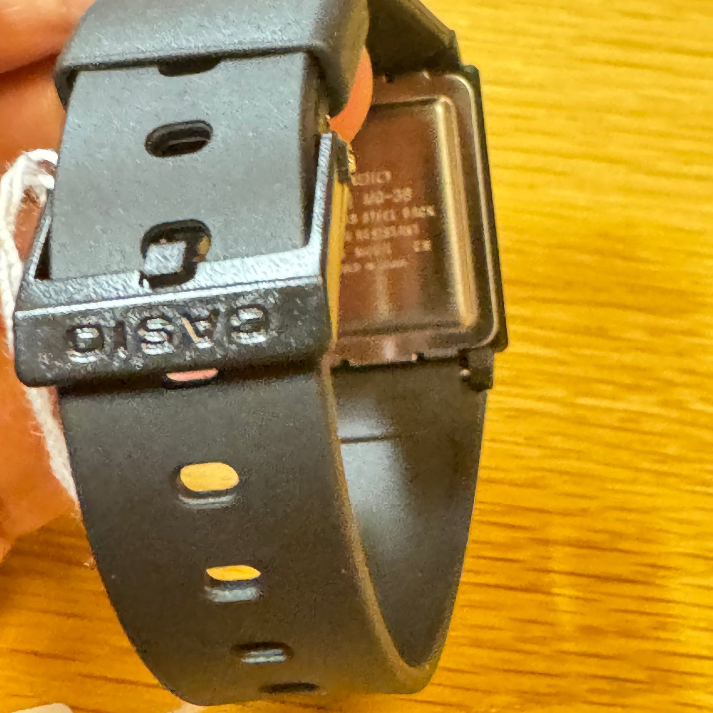 Casio Watch
Unisex Size 34mm Diameter
For Ladies / Men / Teen too
New Item
New Battery Inside
Rubber Band Fits up to 8 inches Long
Lightweight in Your Wrist