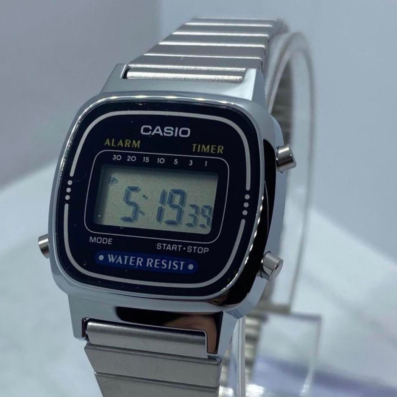 Brand new Casio Watch for Ladies or for Teen Extra small size Size Diameter : 20mm Diameter This is a brand new item Color Gray and Black Water Resistant Wrist fits up to 7 inches LONG 