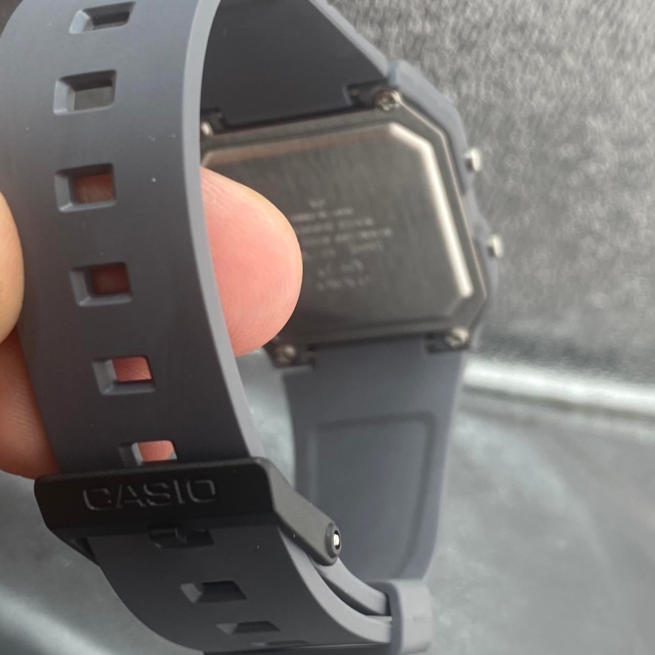 CASIO SPORTS WATCH FOR UNISEX SIZE , FOR MEN, LADIES OR FOR TEEN 34 MM DIAMETER CASUAL WORK OR DAILY WATCH BRAND NEW ITEM 9 INCHES ROUND LONG NEW ITEM , NEW BATTERY , LIGHT, TIMER, STOP WATCH 