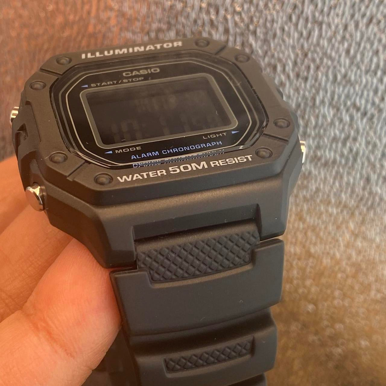 CASIO SPORTS WATCH FOR MEN OR FOR TEEN 40 MM DIAMETER CASUAL WORK OR DAILY WATCH BRAND NEW ITEM 9 INCHES ROUND LONG NEW ITEM , NEW BATTERY , LIGHT, TIMER, STOP WATCH 