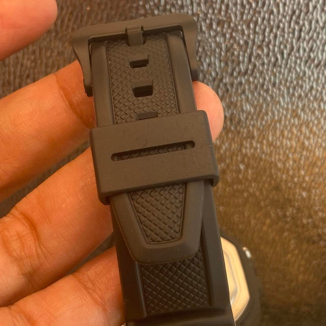 CASIO SPORTS WATCH FOR MEN OR FOR TEEN 40 MM DIAMETER CASUAL WORK OR DAILY WATCH BRAND NEW ITEM 9 INCHES ROUND LONG NEW ITEM , NEW BATTERY , LIGHT, TIMER, STOP WATCH 