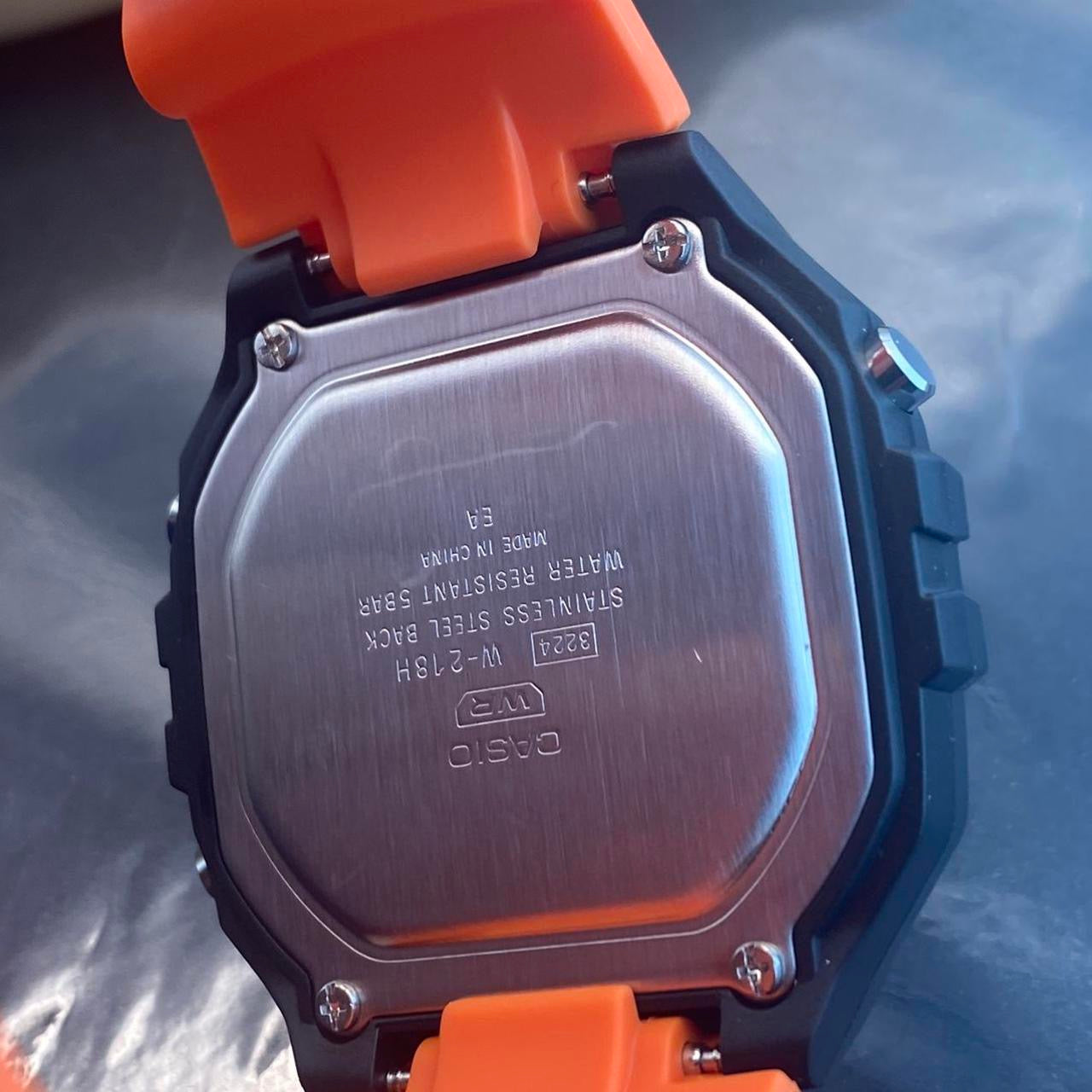 CASIO SPORTS WATCH FOR MEN OR FOR TEEN 40 MM DIAMETER CASUAL WORK OR DAILY WATCH BRAND NEW ITEM 9 INCHES ROUND LONG NEW ITEM , NEW BATTERY , LIGHT, TIMER, STOP WATCH 