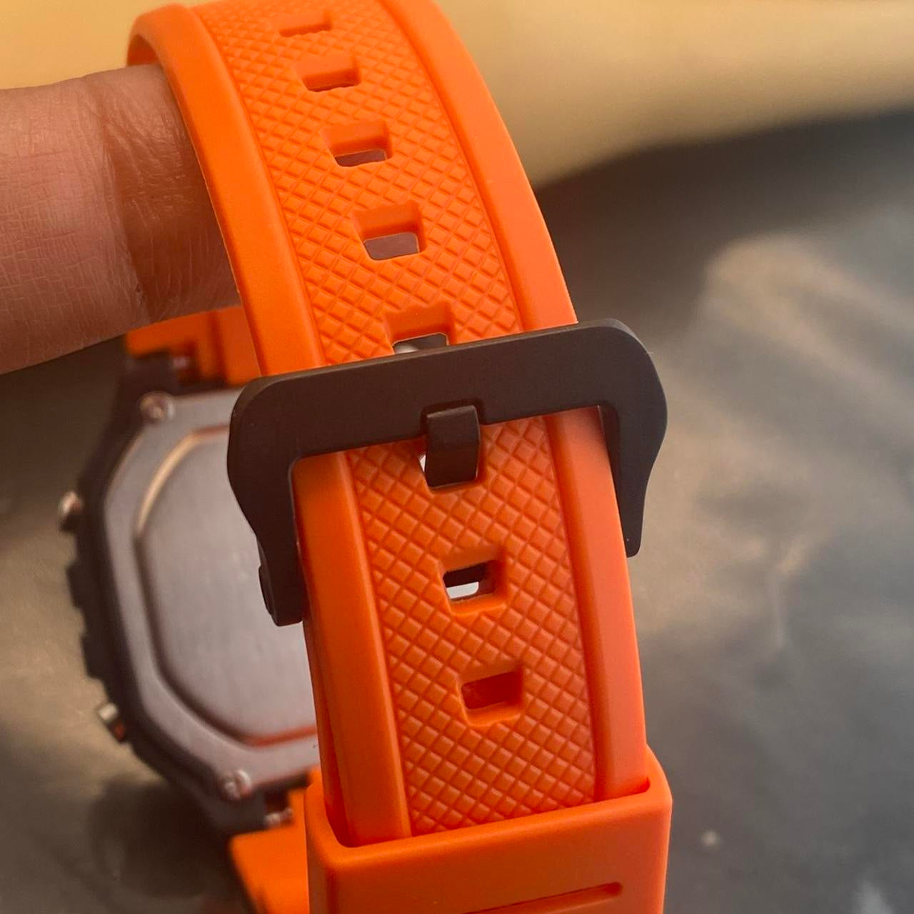 CASIO SPORTS WATCH FOR MEN OR FOR TEEN 40 MM DIAMETER CASUAL WORK OR DAILY WATCH BRAND NEW ITEM 9 INCHES ROUND LONG NEW ITEM , NEW BATTERY , LIGHT, TIMER, STOP WATCH 