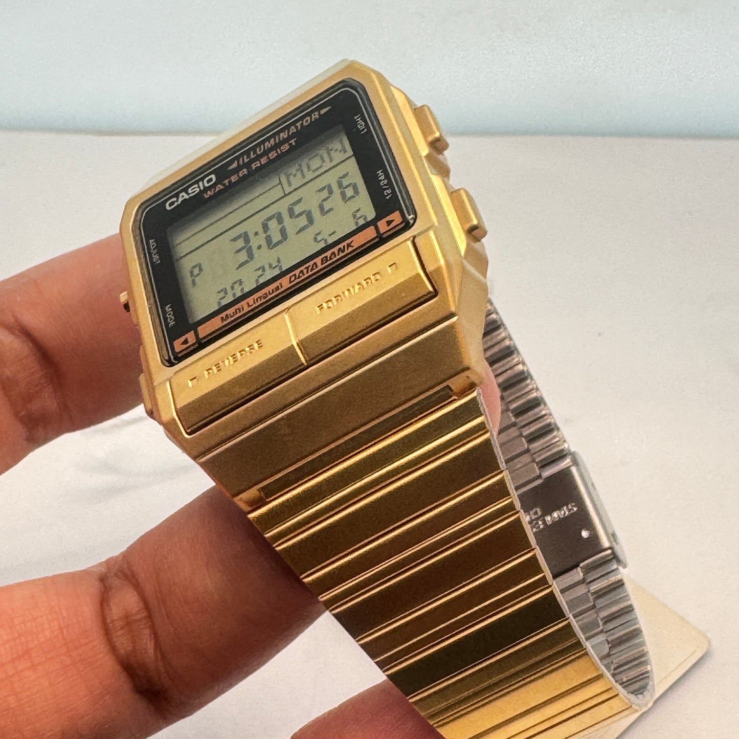 Casio Watch Men , Teen or Men Size 40 mm Diameter Digital / Alarm / Timer / Light Digital This is brand new design just came Rubber Band Color Gray and Black Fits 9 inches Long Brand New Item 