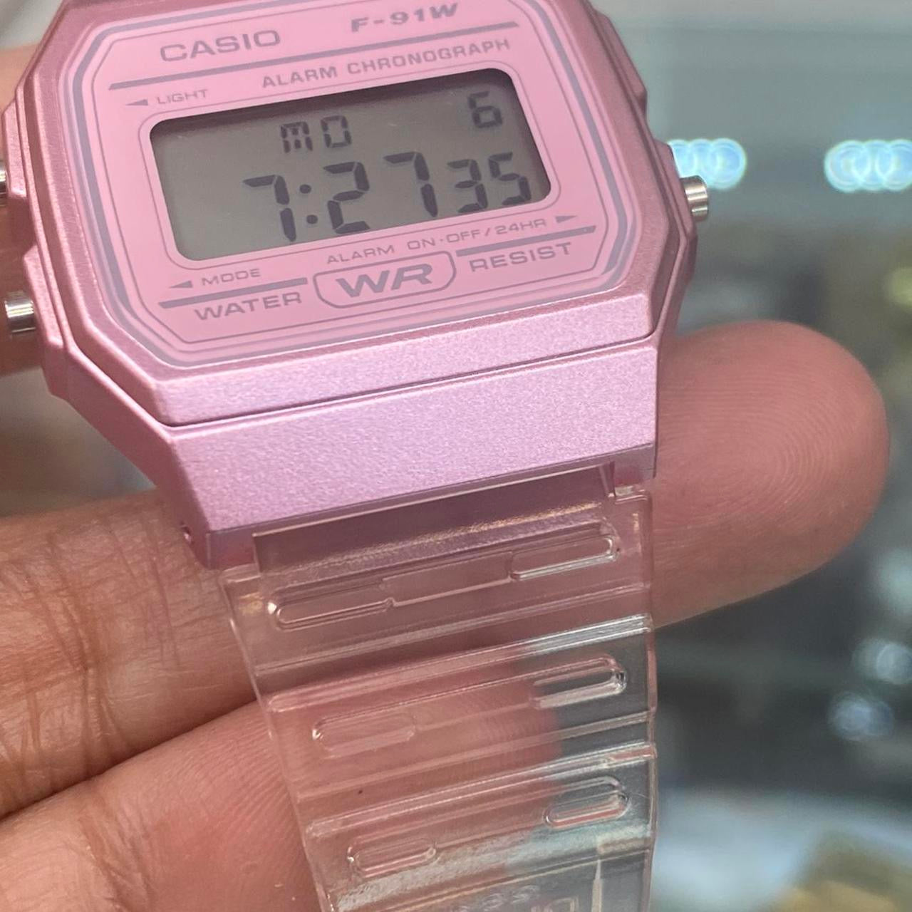 Brand new  Casio Watch for Ladies : Teen or Men Unisex Size Diameter : 34mm Diameter Digital This is brand new design just came This is a brand new item&nbsp; Color PINK&nbsp; Jelly See-Through Band&nbsp; Water Resistant&nbsp;